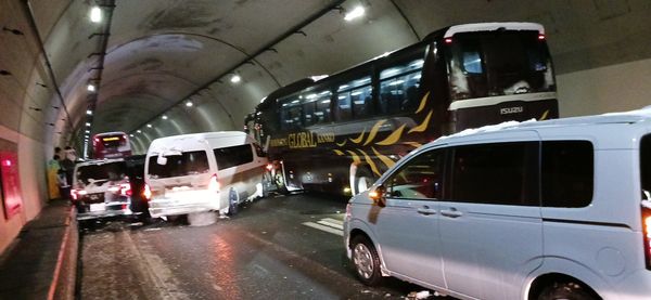 ▲▼北海道高速公路多起車禍 隧道內7事故18車遭波及。（圖／翻攝自X平台）