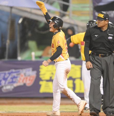 ▲輔大机桓宇猛打賞挹注5分打點。（圖／大專體總提供）