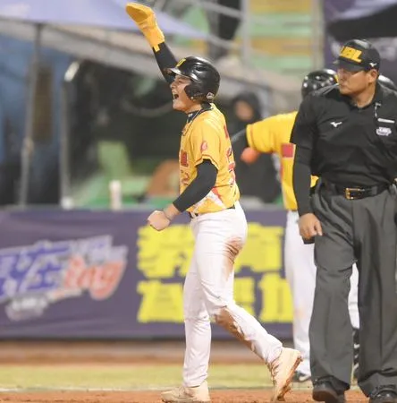 ▲輔大机桓宇猛打賞挹注5分打點。（圖／大專體總提供）