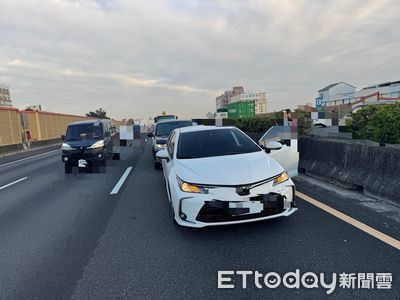 國道1號南向322公里永康路段5車追撞　幸無人傷亡