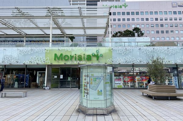 ▲▼台湾茶屋モクテルストーリー（MOCKTAIL STORY）店外觀遠看像是一間經營多年的社區喫茶店。（圖／部落客CJ夫人授權提供，勿擅自翻攝）