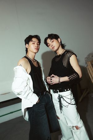 ▲▼展榮（左）展瑞（右）舞台表演。（圖／星展娛樂提供）