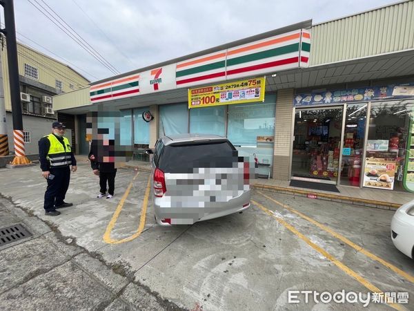 ▲苗栗25歲邱姓男子今天要考取駕照，昨由媽媽陪同練車，結果誤踩油門撞破超商玻璃。（圖／記者楊永盛翻攝）