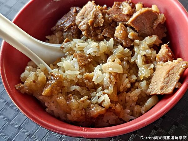 ▲▼津有味油飯滷肉飯，嘉義市美食超佛心銅板價小吃             。（圖／Darren蘋果樹提供）