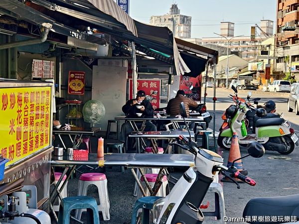 ▲▼津有味油飯滷肉飯，嘉義市美食超佛心銅板價小吃             。（圖／Darren蘋果樹提供）