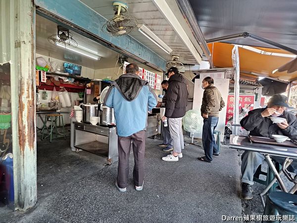 ▲▼津有味油飯滷肉飯，嘉義市美食超佛心銅板價小吃             。（圖／Darren蘋果樹提供）