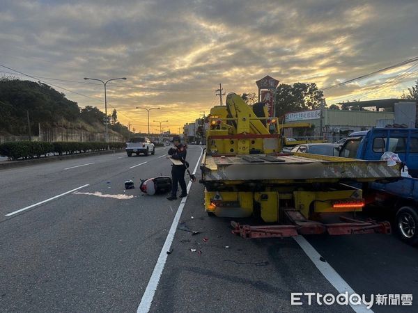 ▲新竹男大生想要夜衝武嶺，不幸在苗栗台1線撞上違停車喪命。（圖／記者楊永盛翻攝）