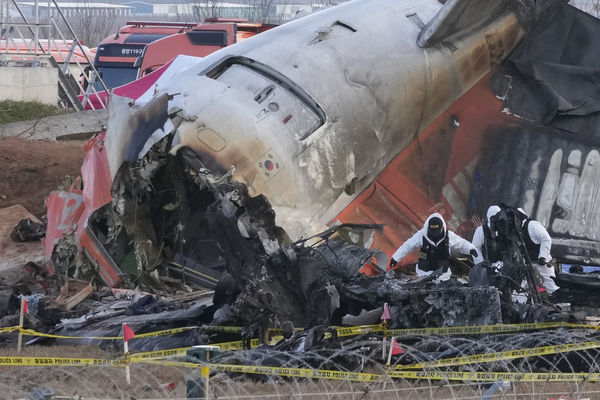 ▲▼ 南韓濟州航空波音客機29日在務安機場墜毀。（圖／達志影像／美聯社）