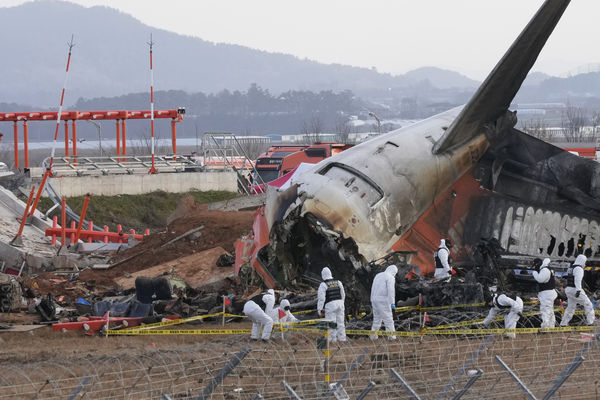 ▲▼ 南韓濟州航空波音客機29日在務安機場墜毀。（圖／達志影像／美聯社）