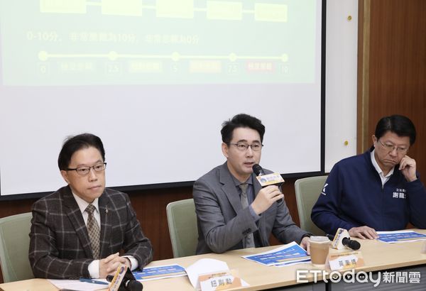 ▲▼啟思民本基金會舉辦12月份 民本信心指數調查發布  記者會  鈕則勳 黃奎博 謝龍介。（圖／記者屠惠剛攝）