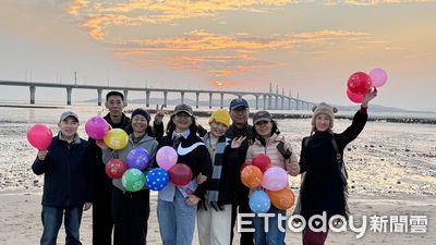 2024最後一道夕陽！金門大橋遊客湧現　搶拍絕美景色