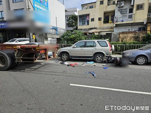 ▲▼       高雄車禍      。（圖／記者陳宏瑞翻攝）