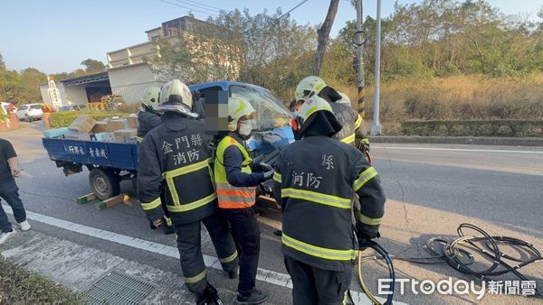 ▲▼金門小貨車相撞。（圖／記者林明揚翻攝）