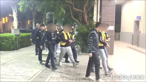 ▲林男得知友人輕生，前往警局關心卻與警方發生衝突，全遭壓制在地送辦。（圖／記者陸運陞翻攝）