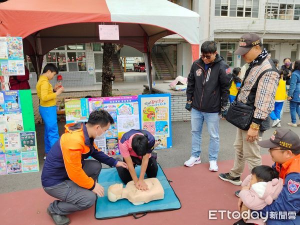 ▲台南市消防局第二大隊，於元旦在玉井國小山搜基地結合教育局「防災校園建置研習」，合力辦理『校園防災勇士動員宣導及體驗』活動。（圖／記者林東良翻攝，下同）