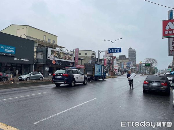 ▲苗栗頭份市14歲少女違規穿越省道，慘遭貨車撞飛，造成骨折和破相。（圖／記者楊永盛翻攝）