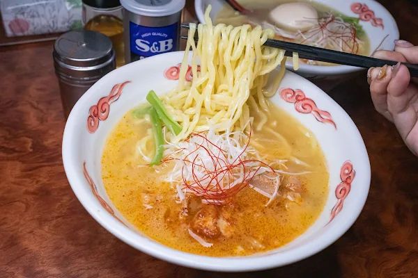 ▲▼晚來了吃不到！日本藏身暗巷米其林拉麵，會黏唇的濃厚系雞白湯。（圖／部落客美熊提供）