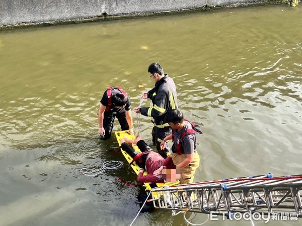 ▲潮州消防分隊潮州鎮光倫路柳枝溝救援            。（圖／記者陳崑福翻攝）