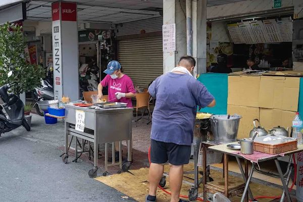 ▲▼30年手工老味道！台南傳承三代的古早味粉漿蛋餅　兩小時秒殺完售。（圖／美熊很愛吃提供）