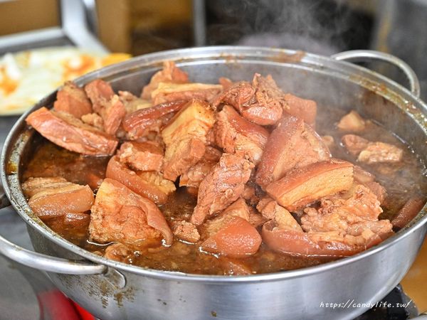 ▲▼挑戰全台最大控肉飯糰，小鳥胃請先跳過。（圖／部落客糖糖提供）