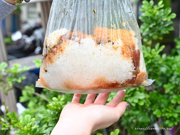 ▲▼挑戰全台最大控肉飯糰，小鳥胃請先跳過。（圖／部落客糖糖提供）