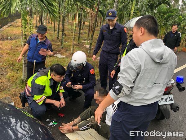 ▲內埔警分局內埔所所長陳建維、警員李明耀逮獲林男             。（圖／記者陳崑福翻攝）