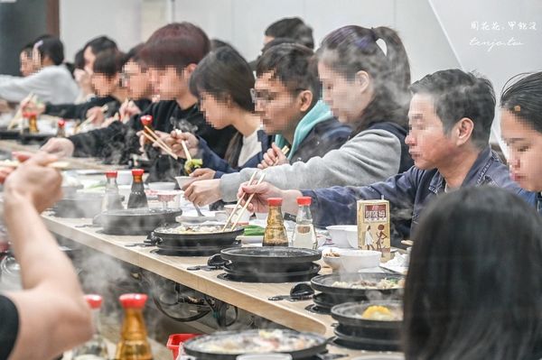 ▲▼全台第一家小火鍋店！寧夏夜市40年人氣石頭火鍋　湯鮮味美古早味十足。（圖／周花花，甲飽沒提供）