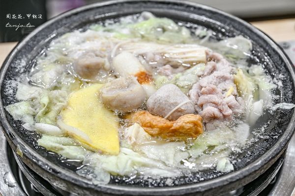 ▲▼全台第一家小火鍋店！寧夏夜市40年人氣石頭火鍋　湯鮮味美古早味十足。（圖／周花花，甲飽沒提供）