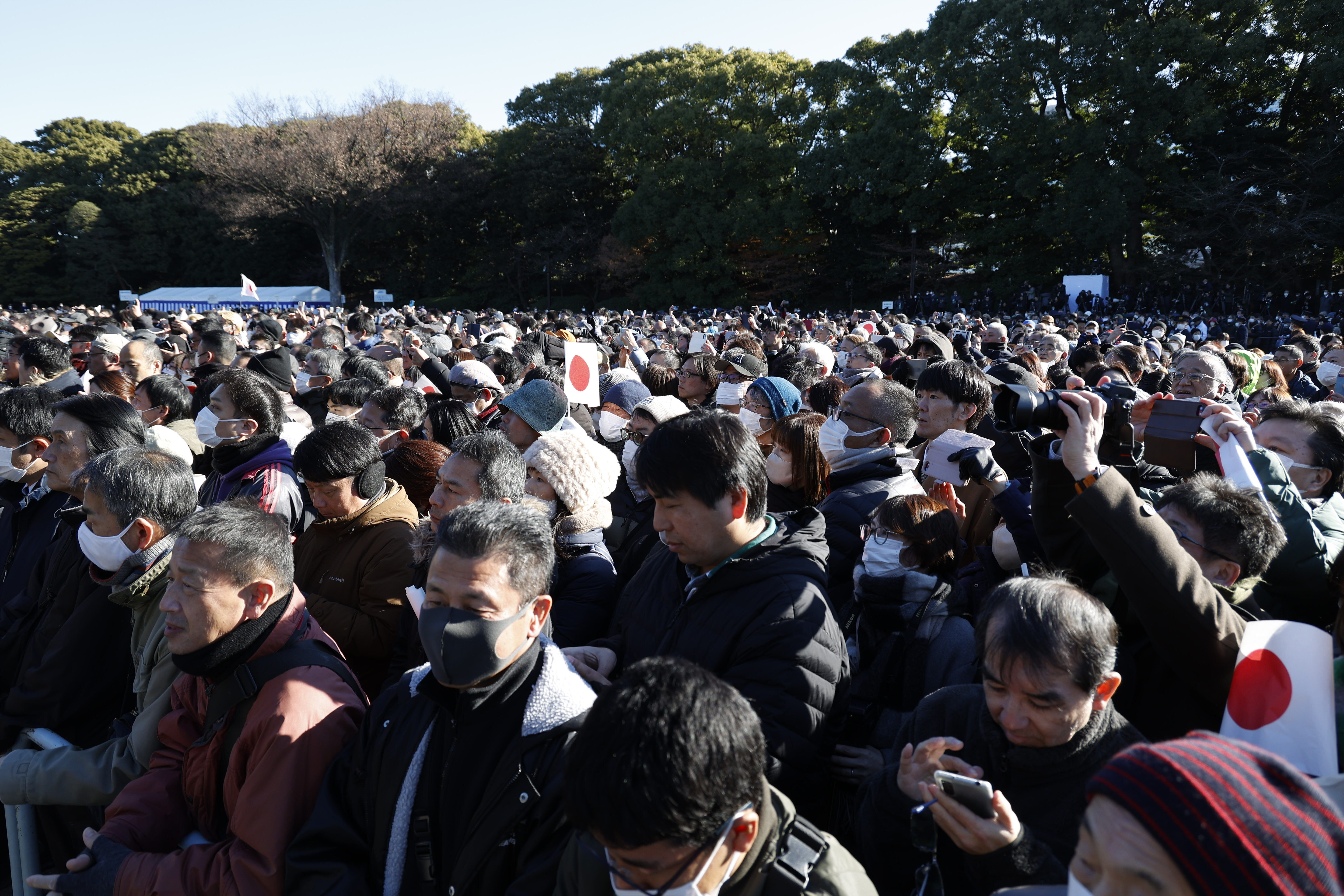 ▲▼日本皇居2日開放一般民眾參加新年朝賀，有男子在廁所亂塗鴉。（圖／達志影像／美聯社）