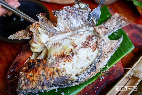 ▲▼鐵路旁的山林饗宴！花蓮原民竹坊無菜單料理　山羌肉和烤竹雞在地風味。（圖／陳小可的吃喝玩樂提供）
