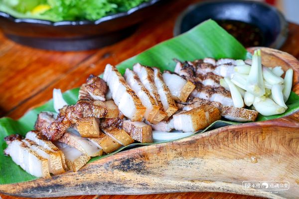 ▲▼鐵路旁的山林饗宴！花蓮原民竹坊無菜單料理　山羌肉和烤竹雞在地風味。（圖／陳小可的吃喝玩樂提供）