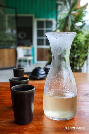 ▲▼鐵路旁的山林饗宴！花蓮原民竹坊無菜單料理　山羌肉和烤竹雞在地風味。（圖／陳小可的吃喝玩樂提供）