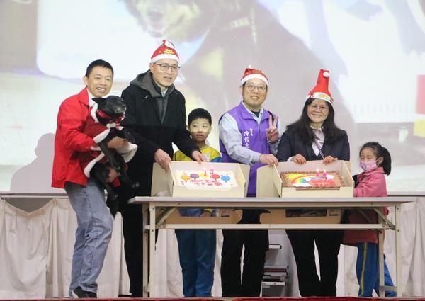 ▲龍岡國小校犬14歲生日