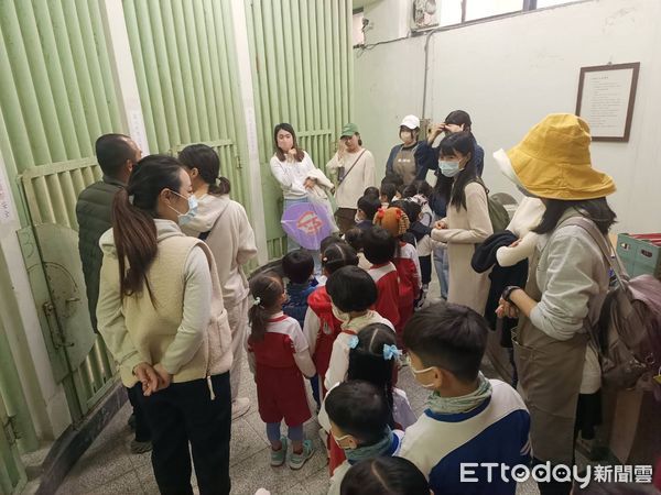 ▲東光國小幼稚園小朋友參訪東港警分局             。（圖／記者陳崑福翻攝）