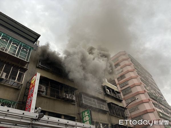 ▲▼新北市三重區新興路火警。（圖／記者陳以昇翻攝）