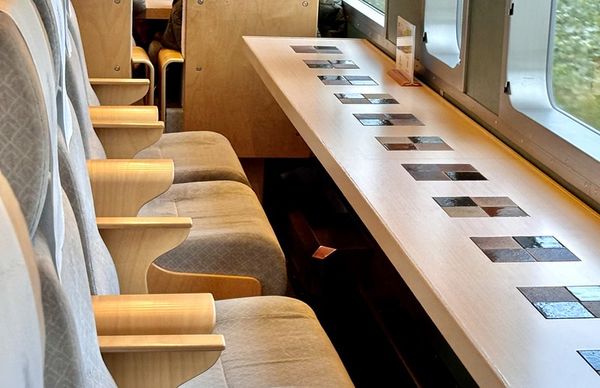 ▲▼搭乘日本天地號開啟山陰假期！觀光列車上吃美食、抽籤超有趣。（圖／小虎食夢網提供）