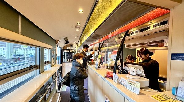 ▲▼搭乘日本天地號開啟山陰假期！觀光列車上吃美食、抽籤超有趣。（圖／小虎食夢網提供）