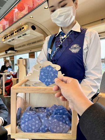 ▲▼搭乘日本天地號開啟山陰假期！觀光列車上吃美食、抽籤超有趣。（圖／小虎食夢網提供）