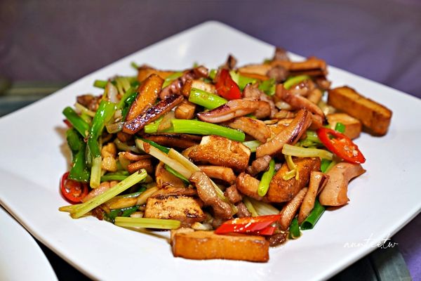 ▲▼老復興飲食店，酸溜夠味薑絲大腸，經濟實惠道地客家菜。（圖／部落客水晶提供）