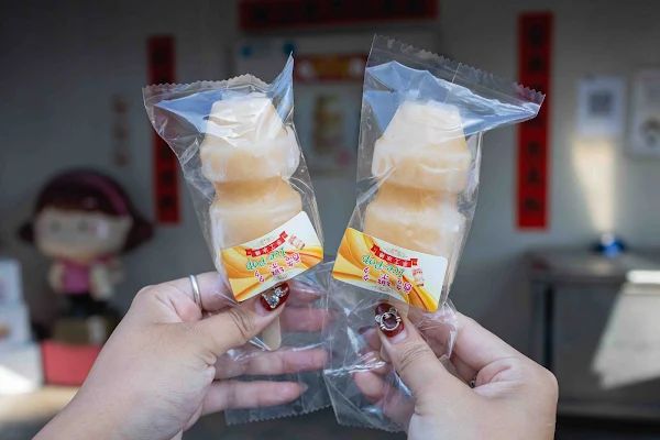 ▲▼嘉義東區美食養樂多冰沙，養樂多化身超卡哇伊冰棒。（圖／部落客美熊提供）