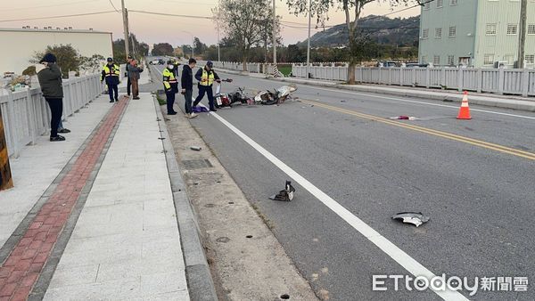 ▲▼金門發生死亡車禍，女騎士傷重搶救不治。（圖／記者林名揚翻攝）