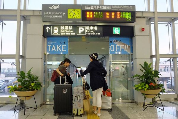 ▲▼日本秋田，仙台機場到秋田市區交通方式，電車轉新幹線2個多小時抵達。（圖／飛天璇授權提供）