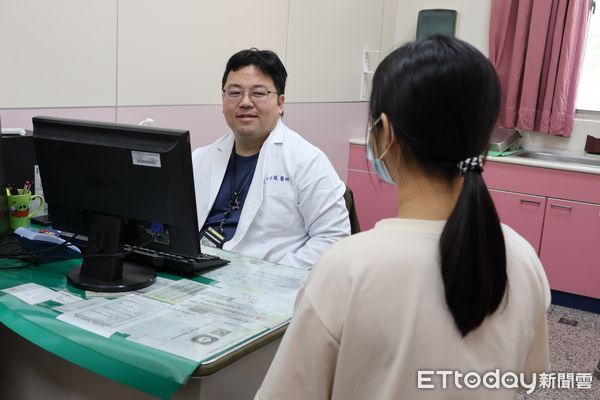 ▲▼職場霸凌再加上天氣驟變，醫生呼籲民眾放聲高歌，遠離憂鬱症。（圖／大甲李綜合醫院提供，下同）