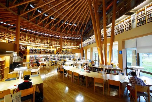 ▲▼日本秋田｜國際教養大學中嶋紀念圖書館。（圖／飛天璇授權提供）