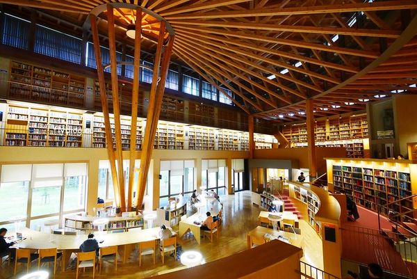 ▲▼日本秋田｜國際教養大學中嶋紀念圖書館。（圖／飛天璇授權提供）