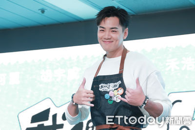 禾浩辰開車自撞…又遭民眾倒車「撞凹保險桿」 3天連遇3車關!