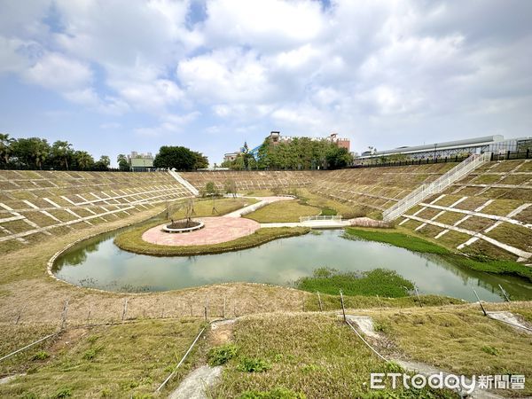 ▲桃園大樹林滯洪池分為相互連通的A、B及C三池，B池「水の秘密基地」需提前預約。（圖／記者彭懷玉攝）