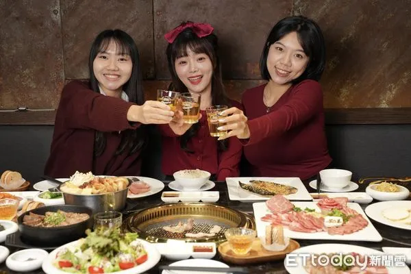 ▲▼台中人氣燒肉店、火鍋店、韓式料理和台菜，年節期間都推出澎湃大餐。（圖／民眾提供，下同）