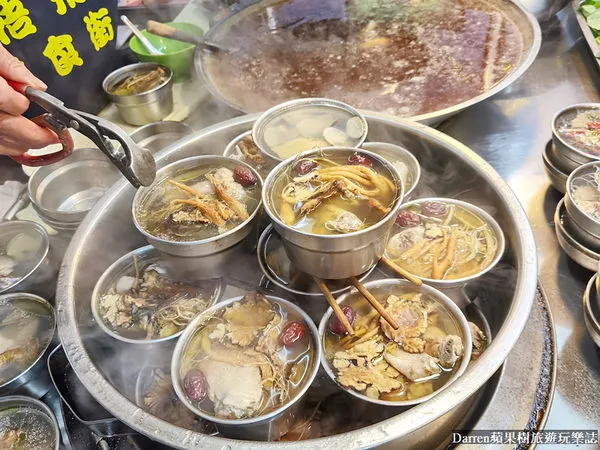 ▲▼隱藏版梧州街夜市美食小吃。（圖／部落客Darren提供）