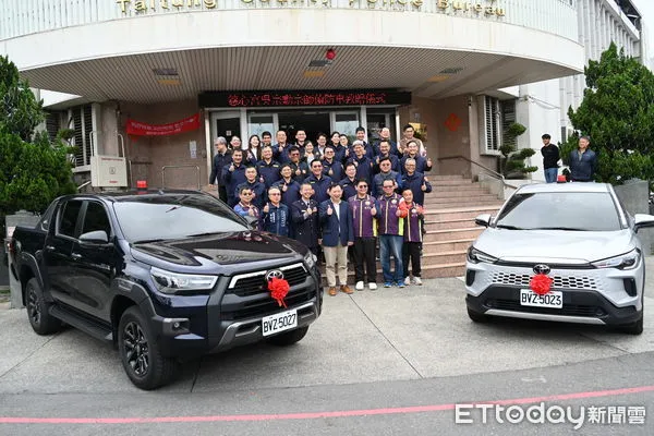 ▲慈心宮慨捐台東縣警局偵防車。（圖／記者楊漢聲翻攝）